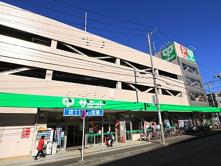 サミットストア 菊名店　800m　新鮮な野菜から魚・お肉など毎日食卓を飾る商品を多数揃えるスーパー。スマホ決済各種にも対応しています。 