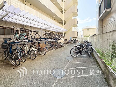 敷地内駐輪場完備。