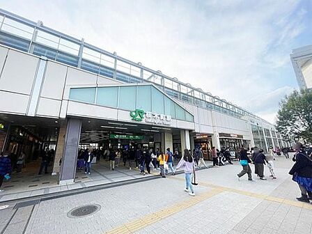 ＪＲ京浜東北線「桜木町」駅　450m　横浜駅へは1駅3分。駅ビルＣＩＡＬには多くのテナントが入りお買い物やグルメが楽しめます。 