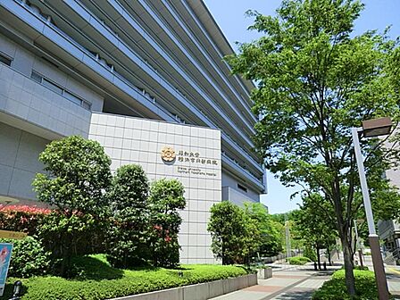 昭和医科大学横浜市北部病院 2200m 救急も受け入れる大型総合病院。高度な医療を提供する地域の中核病院。