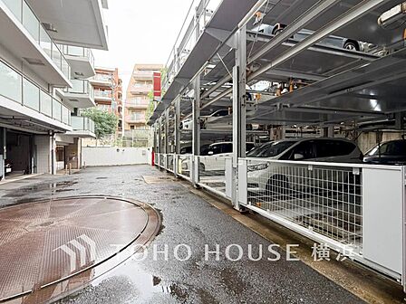 敷地内駐車場(空き状況はお問い合わせください)。