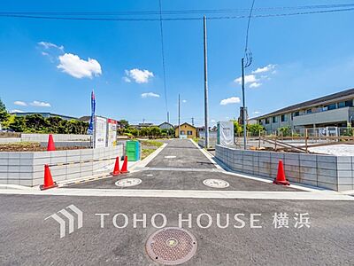 外観：街と住まいが心地よい暮らしを演出します。（2026年9月撮影）
