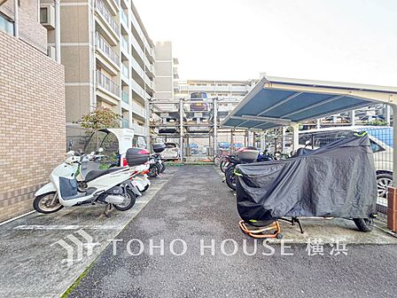 バイク置き場も完備してます。