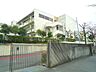 周辺：横浜市立鴨志田緑小学校　400m　徒歩5分。小学校が近いのは子育てファミリーにもおすすめのポイントです。 