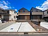 玄関：お住まいの顔となる玄関。住まう方のプライドを満たすクオリティを備えています。 