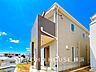 玄関：お住まいの顔となる玄関。住まう方のプライドを満たすクオリティを備えています。 （2026年9月撮影）