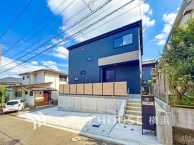 外観:表現された空間は豊かな光と風を纏い、暮らしの時間を豊かにしてくれます。 外観:表現された空間は豊かな光と風を纏い、暮らしの時間を豊かにしてくれます。