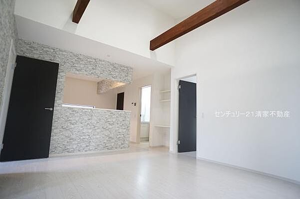 リビング/ダイニング JR中央本線 高蔵寺駅 バス10分 名鉄バス「藤山台」下車 徒歩7分