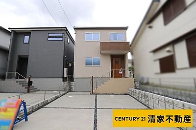 外観:1号棟:閑静な住宅地でのびのび子育て!(2026年06月撮影) 外観:1号棟:閑静な住宅地でのびのび子育て!(2026年06月撮影)