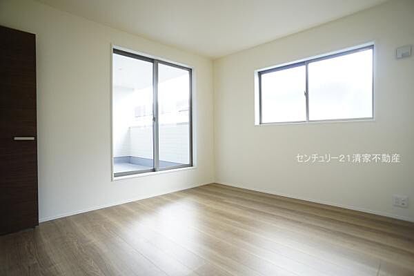 洋室を拡大表示