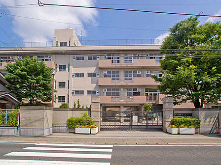 さいたま市立土合中学校まで680m