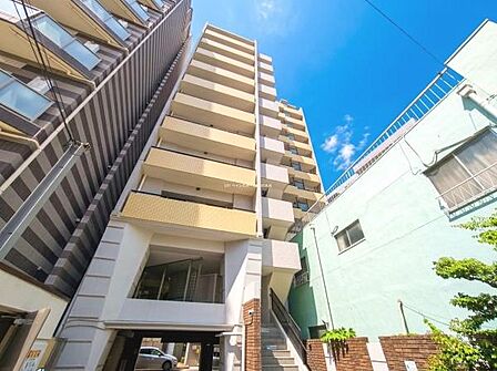 JR京浜東北線「西川口」駅徒歩3分の駅近マンション。高層階の10階部分につき見晴らしの良い3LDKプラン!南×東×北の3方角部屋なので日当たりや風通しも確保できます!リフォームのご提案も可能です。