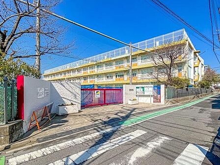 川口市立仲町小学校まで900m