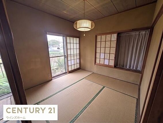 明るい光が差し...
