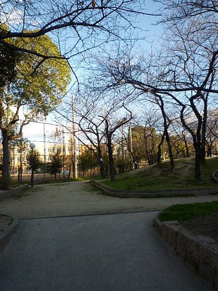 画像28:平尾公園まで651m