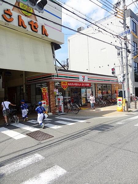 画像23:セブンイレブン大阪三泉市場通店まで556m