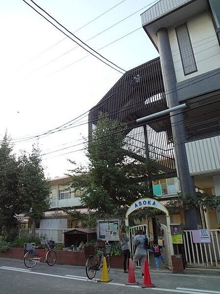 アソカ学園まで1112m