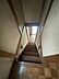 室内：室内階段！※写真はAI生成により小物等撤去しています。