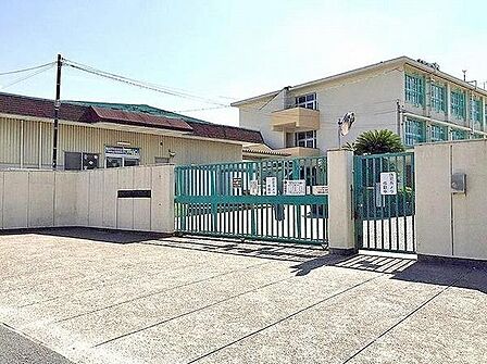 枚方市立田口山小学校まで436m