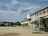 周辺：寝屋川市立第六中学校まで735m