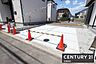 駐車場：【　駐車場　/　parking　】並列2台可能な駐車スペースご夫婦それぞれのお車をお家の前に停めることができます