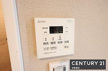 【 浴室乾燥機 】浴室のカビ対策に便利な浴室暖房機完備(24時間換気システム搭載)冬場の過度な温度差を防げるのでヒートショック対策にもなります
