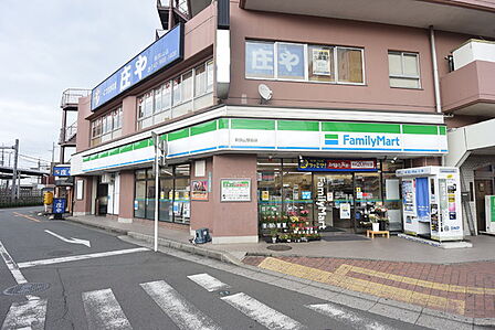 ファミリーマート新狭山駅前店まで151m