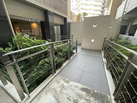 現地エントラン...