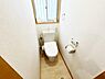 トイレ：トイレには快適な温水洗浄便座付