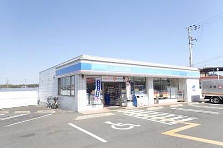 ローソン貝塚清児店まで550m