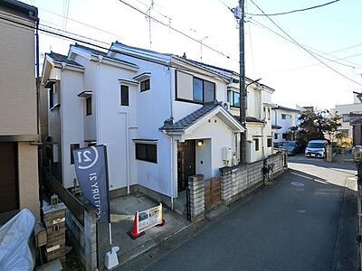 外観：新田駅まで徒歩15分！無理なく歩けて通勤・通学にも便利な立地です。