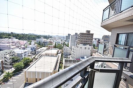 窓からの眺望です。実際に現地で眺望もご確認ください。
