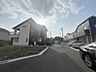 外観：周辺は住宅が建ち並ぶ閑静な住宅街です。 