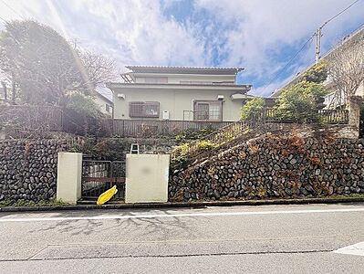 外観：現地のご見学予約もスタートしました。周辺で売りに出ている物件も沢山御座います。まとめてご見学ができますのでお気軽にお申しつけください。 