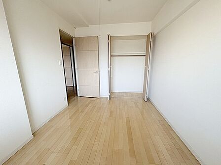各お部屋に収納が設置されています。
