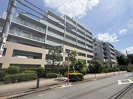 現地のご見学予約もスタートしました。周辺で売りに出ている物件も沢山御座います。まとめてご見学ができますのでお気軽にお申しつけください。 