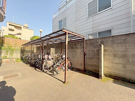 周辺のエリアで他にも沢山売りに出ている物件があります。インターネット掲載前の情報などもありますのでお気軽にお問合せください。まとめてご見学できます。 