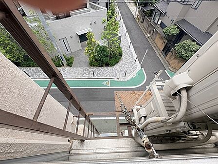 窓からの眺望です。実際に現地で眺望もご確認ください。