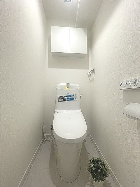 トイレにはウォシュレット機能を標準装備。