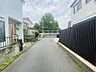 外観：周辺は住宅が建ち並ぶ閑静な住宅街です。 