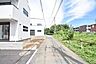 外観：安心して暮らすことのできる住宅街。　住宅地の道路は一般に交通量が少なく車などの騒音が少ないため、住民にとって静かな生活環境が提供されます。 