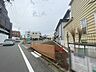 外観：現地ご見学の際、スタッフが様々なご質問に対応いたします、周辺環境、前面道路、建築可能な建物について、ぜひご相談ください。 
