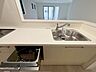 キッチン：毎日の家事をサポートしてくれる食洗器も標準に装備。ちょっと嬉しい設備です 