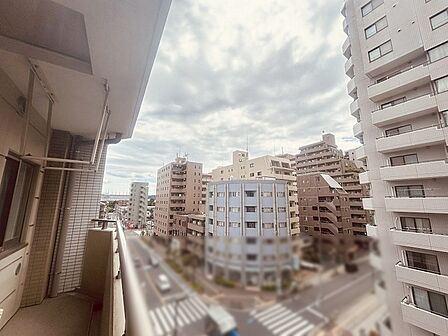 窓からの眺望です。実際に現地で眺望もご確認ください。