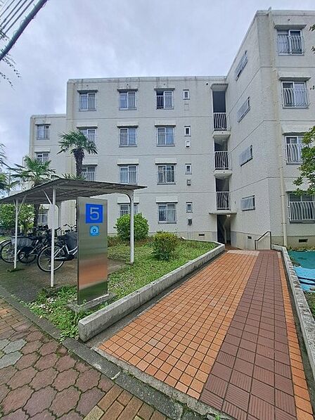 実際に室内をご見学頂くと生活のイメージが広がります。家具を置いたイメージや窓からの景色など、現地で体感ください。