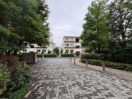 実際に室内をご見学頂くと生活のイメージが広がります。家具を置いたイメージや窓からの景色など、現地で体感ください。 