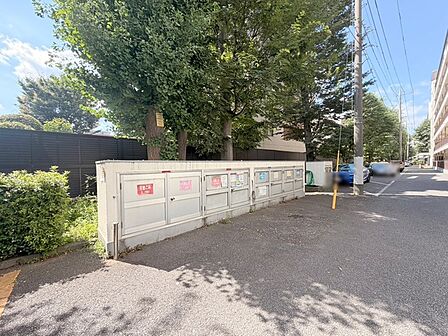 実際に室内をご見学頂くと生活のイメージが広がります。家具を置いたイメージや窓からの景色など、現地で体感ください。 