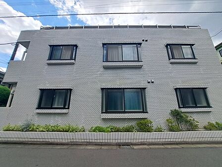 実際に室内をご見学頂くと生活のイメージが広がります。家具を置いたイメージや窓からの景色など、現地で体感ください。