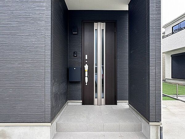 玄関を拡大表示