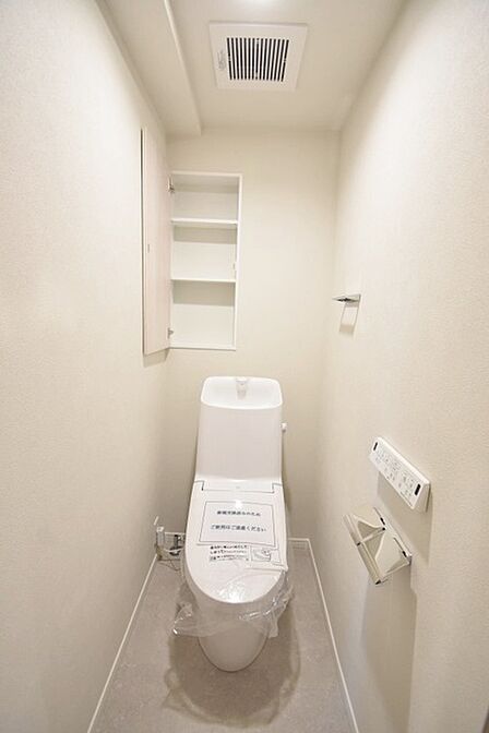 トイレにはウォシュレット機能を標準装備。